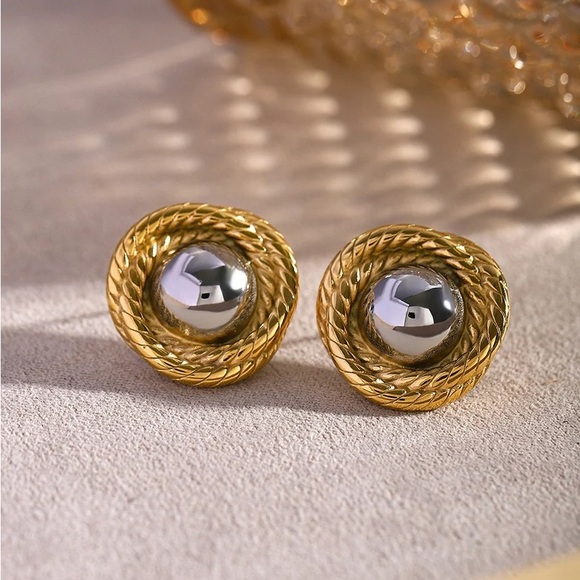 Two Tone Textured Circle Earrings*Bicolor Earrings*Round Earrings*Old Money - Picture 7 of 8